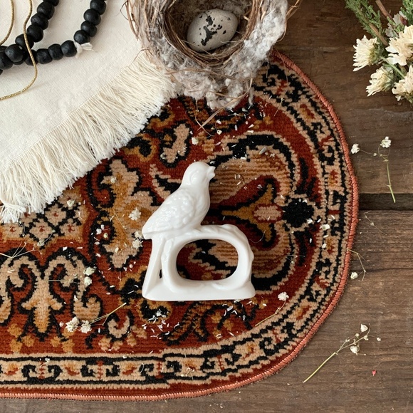 80's JAPANESE BONE WHITE PORCELAIN PERCHED SONG BIRD NAPKIN RING - Picture 2 of 10